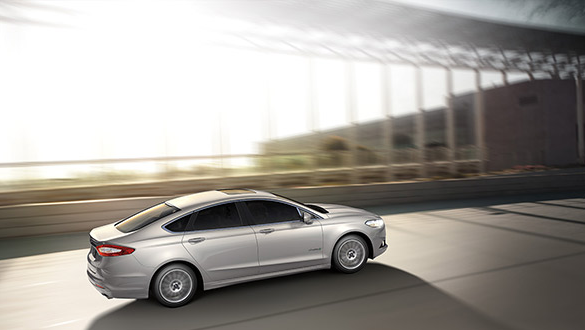2015 Ford Fusion Hybrid SE Exterior Side View