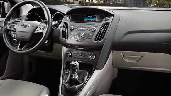 2017-ford-focus-interior-dashboard